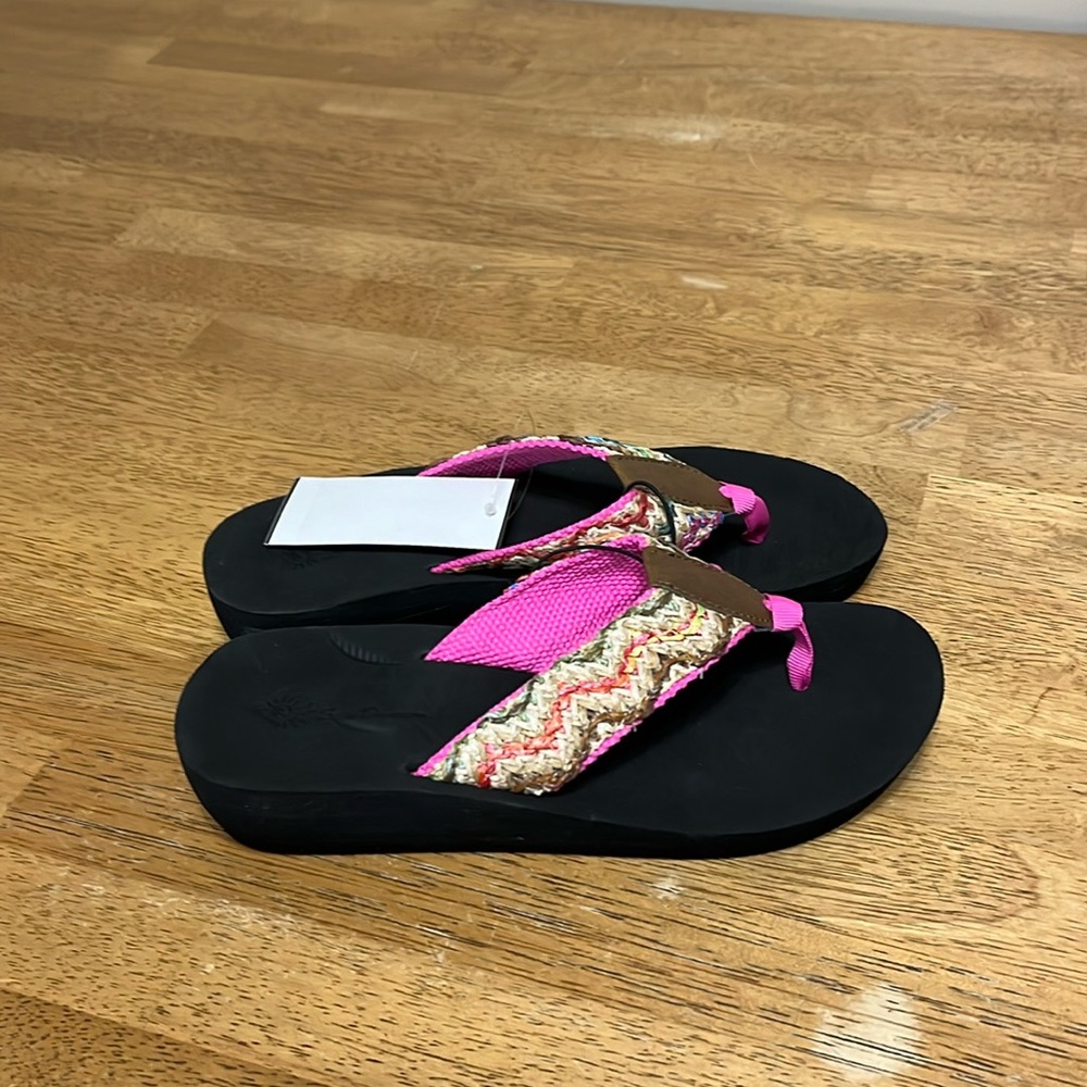 2 for $25 Women’s Flipflops